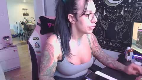Snapshot of alexyasnow chatting on October 15, 6:30 pm alexyasnow online show from October 15, 6:30 pm