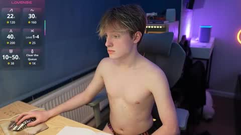 Alexycutie online show from February 8, 6:00 pm