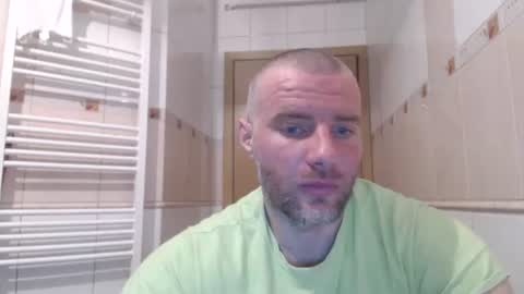 Snapshot of alfiesolomons87 chatting on March 24, 8:36 pm alfiesolomons87 online show from March 24, 8:36 pm
