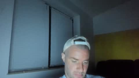 Snapshot of alfiesolomons87 chatting on May 14, 7:42 pm alfiesolomons87 online show from May 14, 7:42 pm