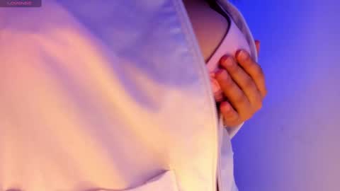 Snapshot of ali_sunce chatting on December 8, 8:09 am online show from December 8, 8:09 am