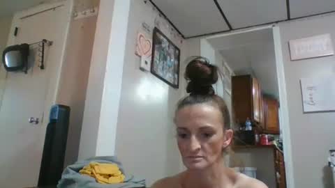 Snapshot of ali_tayler chatting on October 15, 1:11 pm ali_tayler online show from October 15, 1:11 pm
