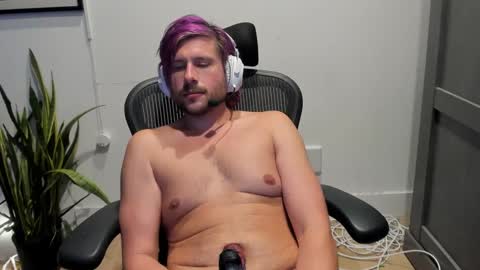 Snapshot of alibastersword chatting on January 16, 3:02 am Luke online show from January 16, 3:02 am