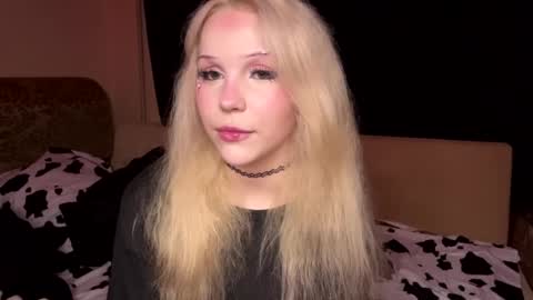 Alice online show from April 12, 10:15 pm