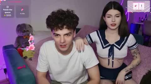 Snapshot of alice118james chatting on October 6, 5:43 pm alice and james online show from October 6, 5:43 pm