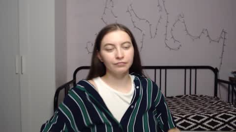 Snapshot of alice_________________________ chatting on December 2, 5:59 pm Alice online show from December 2, 5:59 pm