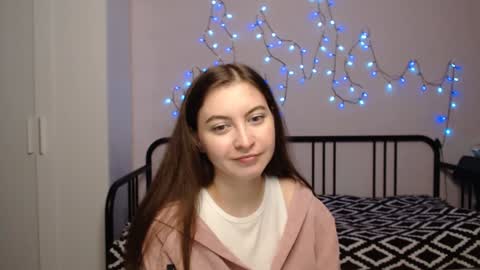 Snapshot of alice_________________________ chatting on December 5, 5:50 pm Alice online show from December 5, 5:50 pm