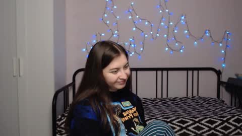 Snapshot of alice_________________________ chatting on December 11, 10:16 pm Alice online show from December 11, 10:16 pm