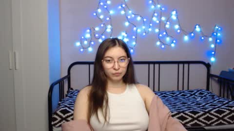 Snapshot of alice_________________________ chatting on January 17, 6:54 pm Alice online show from January 17, 6:54 pm