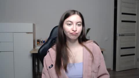 Snapshot of alice_________________________ chatting on March 1, 9:48 pm Alice online show from March 1, 9:48 pm