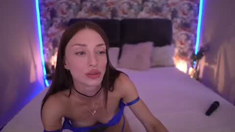 Snapshot of alice_arwen_ chatting on July 6, 1:52 pm Alice online show from July 6, 1:52 pm