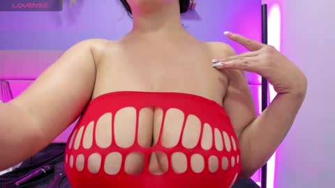Snapshot of alice_brookss_ chatting on December 17, 3:49 pm alice_brookss_ online show from December 17, 3:49 pm