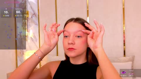 Snapshot of alice_charmy chatting on January 23, 5:13 am Alice in Wonderland online show from January 23, 5:13 am