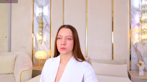 Snapshot of alice_charmy chatting on March 2, 5:12 am Alice in Wonderland online show from March 2, 5:12 am