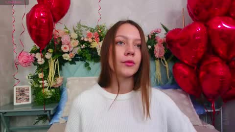 Snapshot of alice_charmy chatting on February 9, 5:28 pm Alice in Wonderland online show from February 9, 5:28 pm