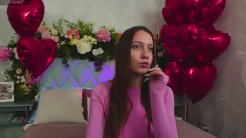 Snapshot of alice_charmy chatting on February 17, 5:30 pm Alice in Wonderland online show from February 17, 5:30 pm