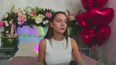 Snapshot of alice_charmy chatting on February 18, 5:31 pm Alice in Wonderland online show from February 18, 5:31 pm