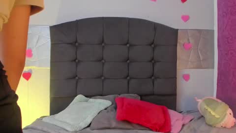  Alice Evans online show from March 11, 6:00 am