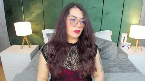 Snapshot of alice_gomezz chatting on October 7, 1:36 am Alice online show from October 7, 1:36 am