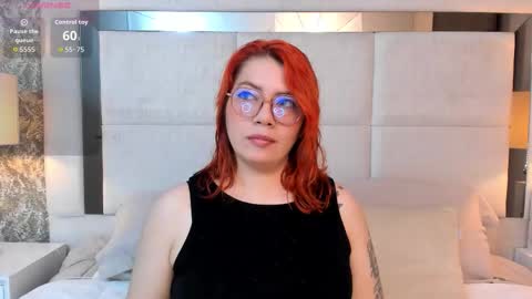Snapshot of alice_gomezz chatting on November 12, 10:30 pm Alice online show from November 12, 10:30 pm