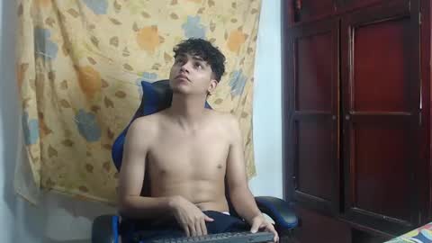 Snapshot of alice_julls chatting on July 5, 6:59 pm alice online show from July 5, 6:59 pm