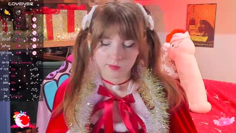 Snapshot of alice_langley chatting on December 25, 12:47 pm Alice 3 online show from December 25, 12:47 pm