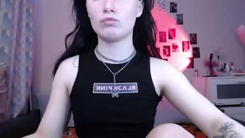 Snapshot of alice_perrez chatting on March 4, 12:12 pm Alice and Mike online show from March 4, 12:12 pm