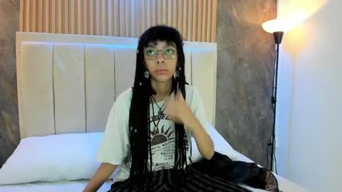 alice_rossi4 online show from May 19, 11:16 am
