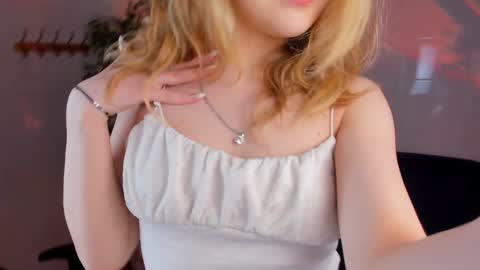 Snapshot of alice_tucci chatting on January 25, 1:30 pm Alice online show from January 25, 1:30 pm