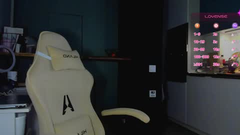 Alice online show from April 14, 8:31 am