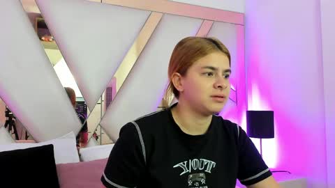 Snapshot of alicecruuz chatting on May 28, 11:40 am AliceCruz online show from May 28, 11:40 am