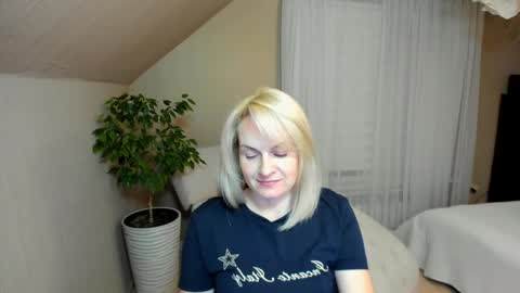 Snapshot of alicee__grace chatting on January 12, 7:42 pm Alicee online show from January 12, 7:42 pm