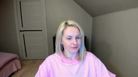 Snapshot of alicee__grace chatting on March 11, 6:52 pm Alicee online show from March 11, 6:52 pm