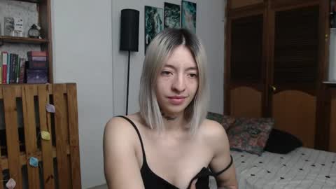 alicee_logan_ online show from July 7, 1:41 am