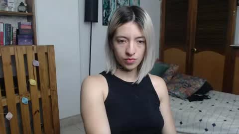 alicee_logan_ online show from July 8, 1:43 am