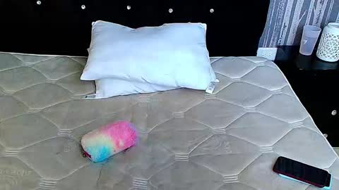 alicee_moonn online show from March 13, 8:37 pm