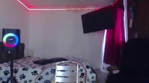 aliceesmiths online show from September 11, 6:41 pm