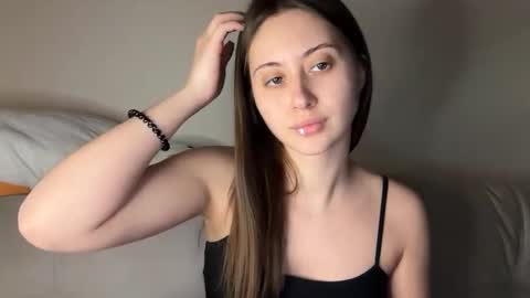 Snapshot of aliceinlustland chatting on April 23, 4:42 pm aliceinlustland online show from April 23, 4:42 pm