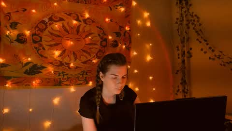 Alice online show from February 4, 5:13 am