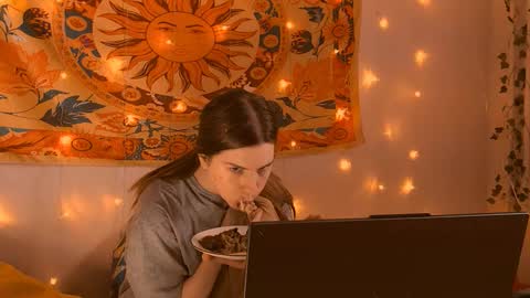 Alice online show from February 15, 7:51 am