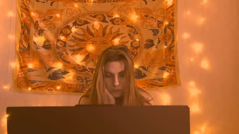 Alice online show from April 2, 5:05 am