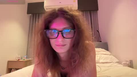 AlicePinkhead online show from May 29, 8:45 am