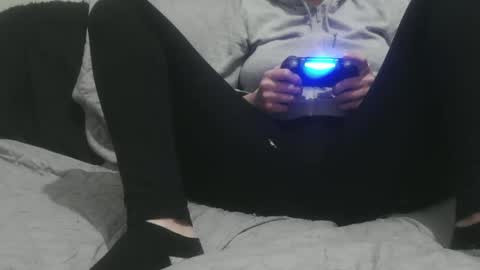 Snapshot of alicerabbithole03 chatting on December 19, 2:35 pm Alice online show from December 19, 2:35 pm