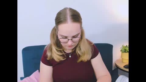 alicesensitive online show from December 19, 1:07 pm