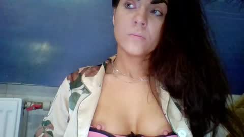 Snapshot of alicetailorrr chatting on July 5, 5:47 am AliceTailorrr online show from July 5, 5:47 am