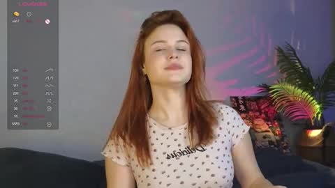 Snapshot of alicewyliee chatting on November 1, 4:09 pm Alice online show from November 1, 4:09 pm