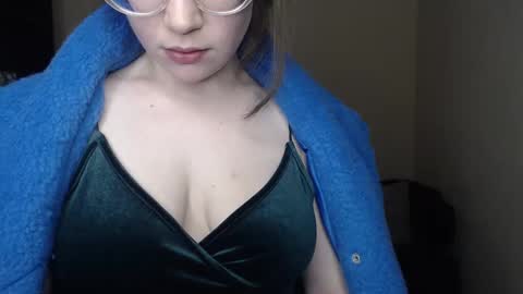 Alicia online show from February 8, 9:35 am