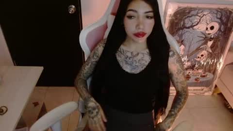 Snapshot of alicia_key_ chatting on August 5, 8:39 am ALICIA online show from August 5, 8:39 am