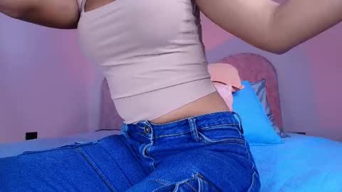Snapshot of alicia_kyse chatting on May 31, 3:04 am Alicia Kyse online show from May 31, 3:04 am