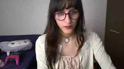 Snapshot of alicia_love29 chatting on January 7, 1:38 am Alice online show from January 7, 1:38 am